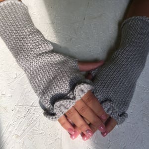 Knitt gray fingerless gloves dragon scale knit gloves arm warmers winter gloves women wrist warmers women gift long fingerless mittens image 8