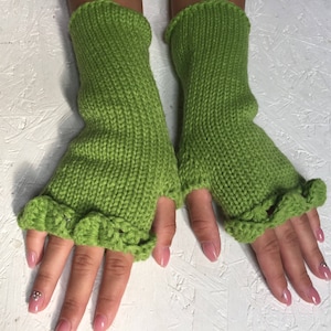 green  fingerless gloves, dragon scale,knit gloves arm warmers, wrist warmers, fingerless mittens
