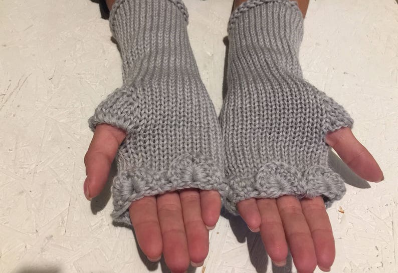 Knitt gray fingerless gloves dragon scale knit gloves arm warmers winter gloves women wrist warmers women gift long fingerless mittens image 5