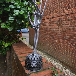 1:1 Wolverine Trophy Arm Replica