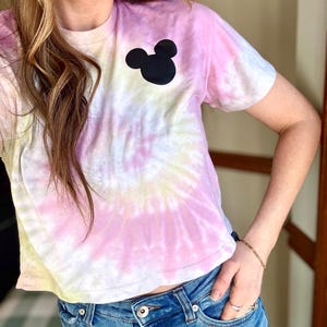 Disney Tie Dye Crop Shirt, Cropped Mickey Mouse Tee, Retro Disneyland Tie Dye Shirt, Minnie Mickey Shirt, Disney shirt, Disney World Shirt