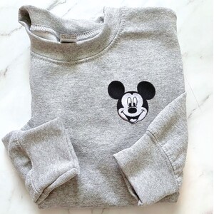 Toddler Boy Disney Sweatshirt Mickey Mouse Boys Embroidered sweatshirt Little Boy Disneyworld Shirt bild 4