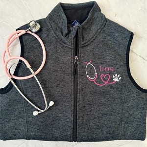 Personalized Vet Tech Vest: Embroidered Paw Print Stethoscope - Veterinary Gift