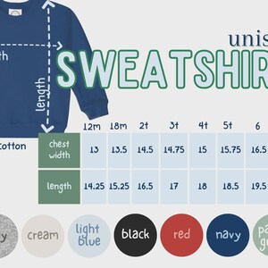 Op de afbeelding: Een marineblauw unisex sweatshirt van 100% katoen. De afbeelding bevat een maattabel met borstbreedte- en lengtematen in cm voor maten 12m tot 8. Beschikbare kleuren zijn grijs, cr&egrave;me, lichtblauw, zwart, rood, marineblauw en pastelgroen.