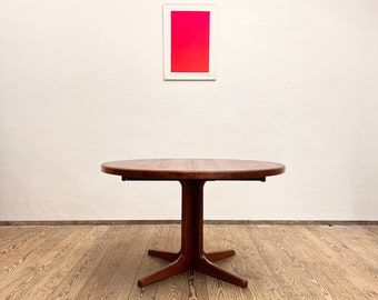 Round Mid Century Dining Table made out of massive teak wood, Denmark, 1970s