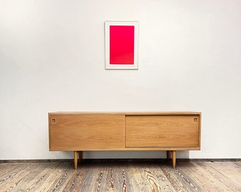 Danish Mid Century Modern Design Oak Wood Credenza, Tv Console or Cabinet by Niels. O. Møller for J.L. Møllers