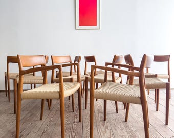 Sillas de comedor de teca de mediados de siglo n.° 57 y 77, de Niels O. Møller para J. L. Moller, juego de 10