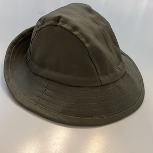 Vera TV Show Hat (groß/mittelgroß)