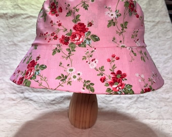Boho Hippie Bucket Hat Red Roses on pink background