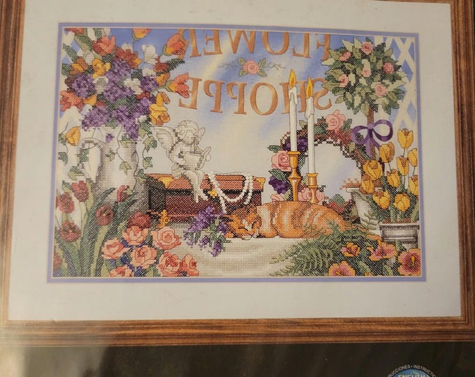Dimensions Flower Shoppe Stamped Cross Stitch Kit. FREE SHIPPING. Good Condition.