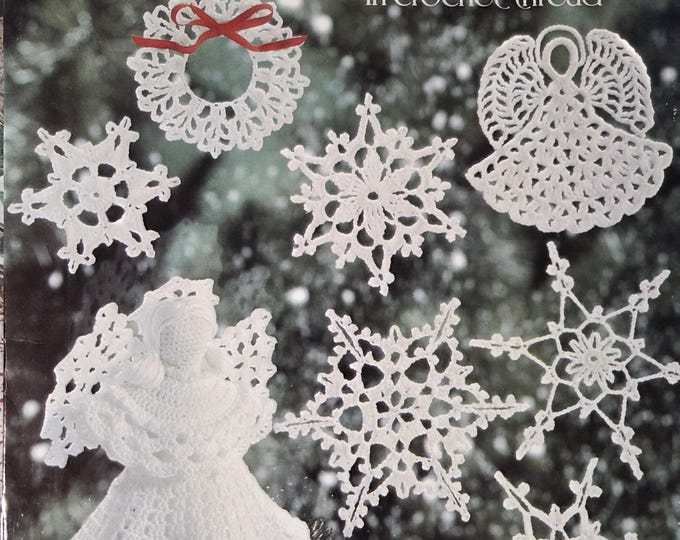 American School of Needlework Christmas Ornaments & Snowflakes to Crochet. FREE SHIPPING. Preowned Used Condition.