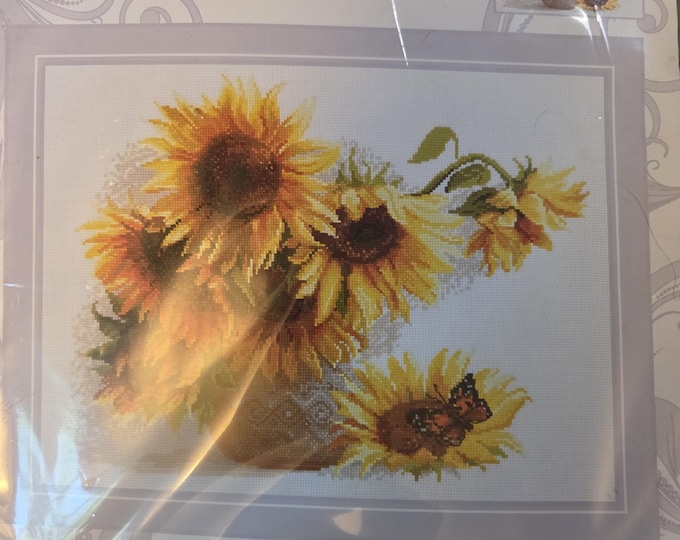 Riolis Hot Summer Counted Cross Stitch Kit. FREE SHIPPING. Good Condition.