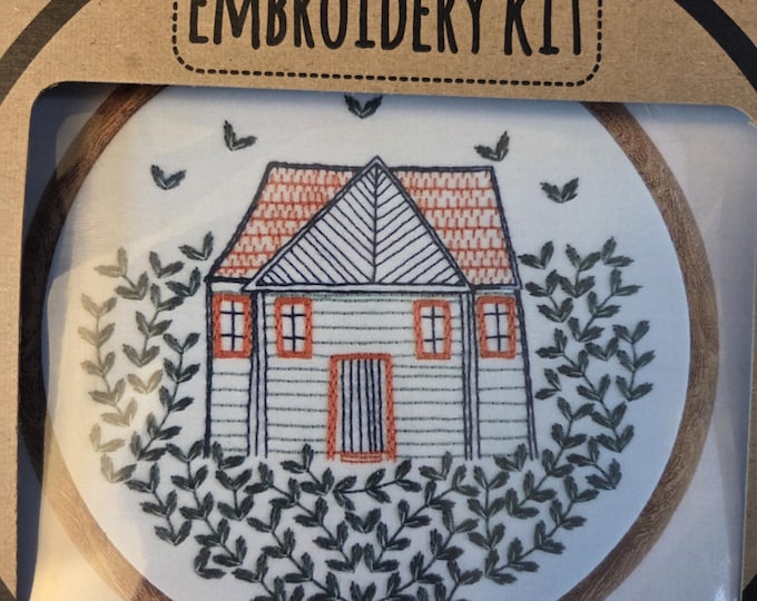 Cozy Blue Folk Home Grown Kit. FREE SHIPPING. Estate Sale Preowned Good Condition.