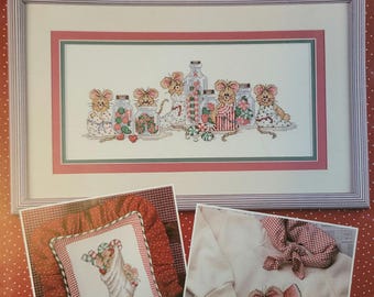 Vintage Leisure Arts Merry Mice Cross Stitch Pattern. Free SHIPPING.