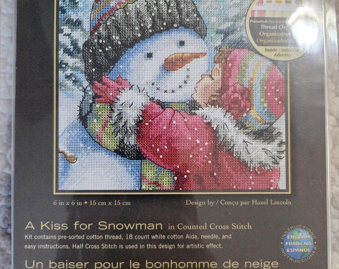 Dimensions Gold Petites A Kiss For Snowman Counted Cross Stitch Kit. FREE SHIPPING. Preowned Condition.