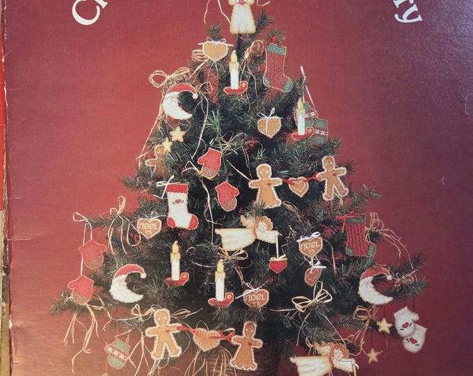 Sue Hillis Designs Christmas in the Country Cross Stitch Pattern. Free Shipping. Used Condition.