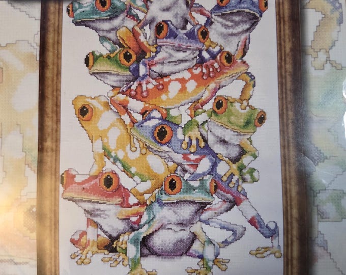 Design Works Frog Pile Cross Stitch Kit. FREE SHIPPING. Preowned Good Condition.