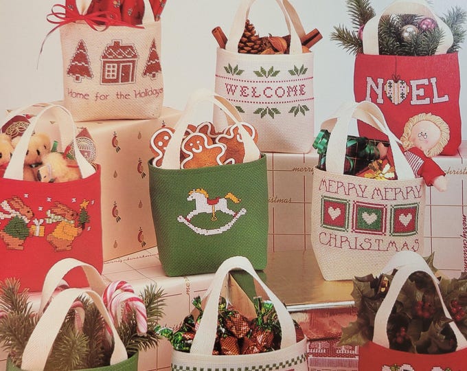 Jean Parish Christmas Lil Totes Cross Stitch Pattern. Free Shipping. Used Condition. Tote Bags avail addtl purchase while supplies last.