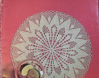 Coats & Clarks Fanciworks No 267. FREE SHIPPING. Old Condition.