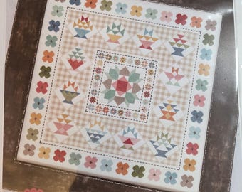 Its Sew Emma Flea Market Baskets Cross Stitch Kit. Includes Pattern, Thread Pack and Organizer and Fabric. Free Shipping. Good Condition.