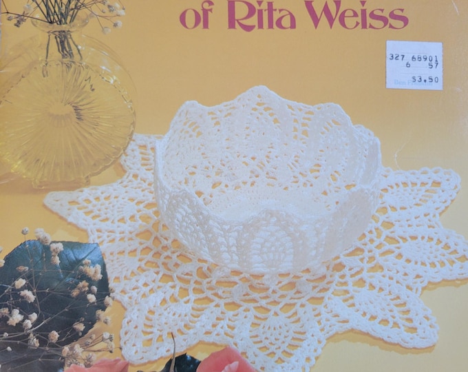 American School of Needlework Pineapple Crochet Favorites. FREE SHIPPING. Used Condition.