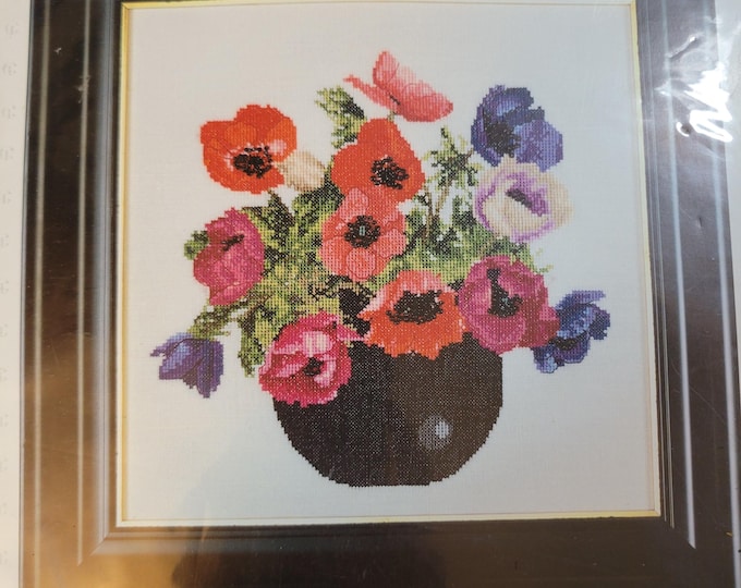 Thea Gouverneur Anemone Cross Stitch Kit. FREE SHIPPING. Good Condition.
