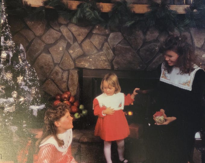 Jeanette Crews Christmas Collars Cross Stitch Pattern. FREE SHIPPING. Used Condition.