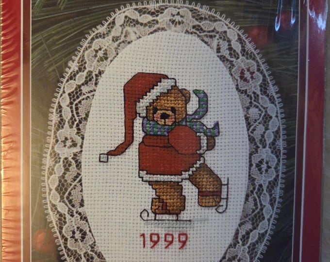 Holiday Time Christmas Lace Ornament Skating Bear Cross Stitch Kit. FREE SHIPPING. Preowned Condition.