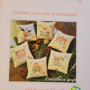 Crocette a gogo Christmas green chic, 6 decorazioni Cross Stitch Pattern. 3 Pieces of Fabric Included. FREE Shipping. Good Condition.
