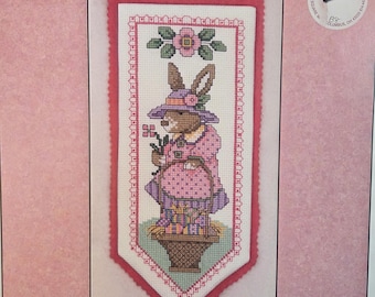 Imaginating Easter HangUp Cross Stitch Pattern. FREE Shipping. Used Condition.