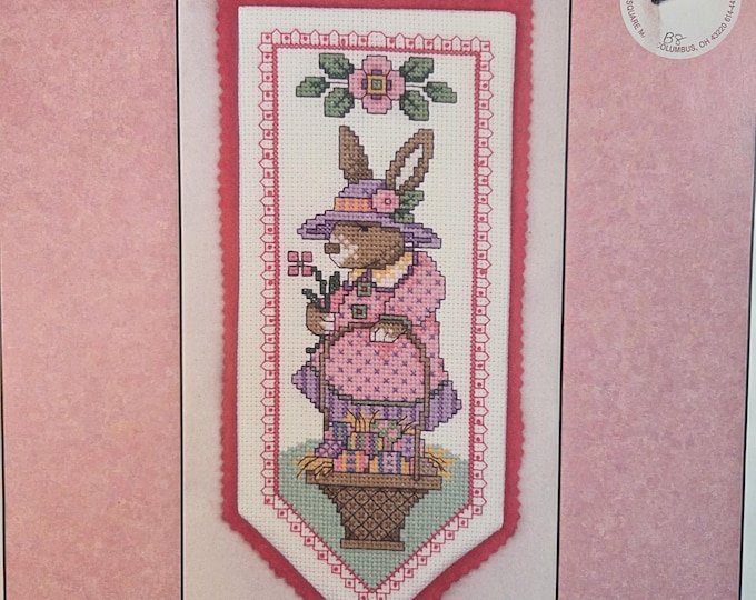 Imaginating Easter HangUp Cross Stitch Pattern. FREE Shipping. Used Condition.