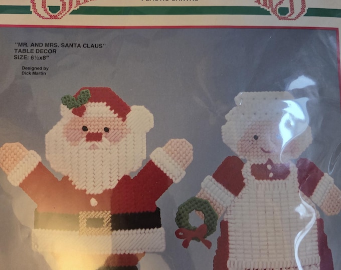 Bucilla Mr and Mrs Santa Claus Table Decor Plastic Canvas Kit FREE SHIPPING. Older Condition repackaged in a polybag.