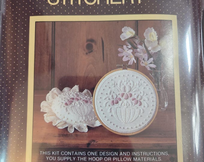 Sunset Colonial Flower Basket Stitchery Kit. FREE SHIPPING. Older Condition. Repackaged in a polybag.