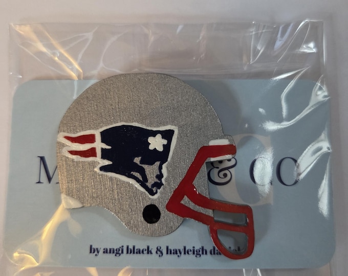 Millie B & Co Handpainted Wooden Game Day Pats Nation Needle Minder. FREE SHIPPING. New Condition.