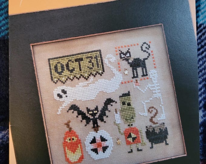 Heart In Hand Doodles: Halloween Cross Stitch Pattern. FREE SHIPPING. Good Condition