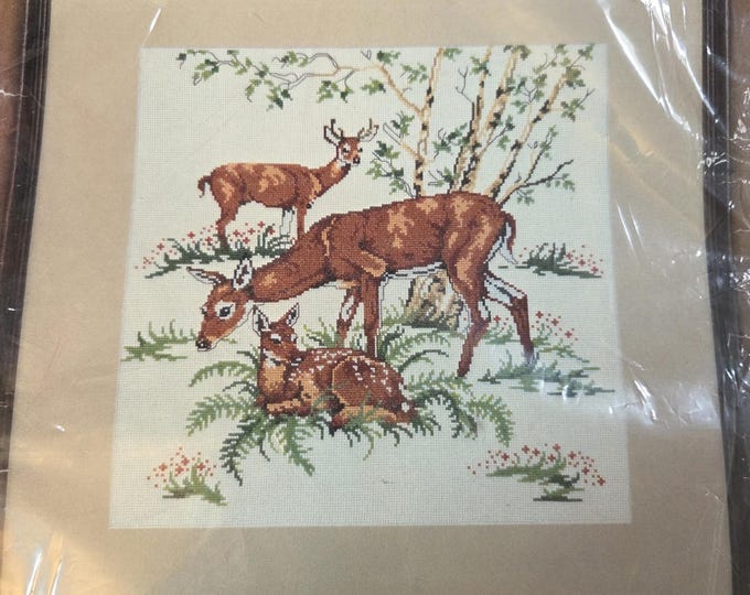 Bernat Deer Counted Cross Stitch Kit. FREE SHIPPING. Older Condition.