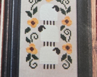 Bent Creek Woolly Zipper Counted Cross Stitch Kit. FREE SHIPPING. Good Condition.