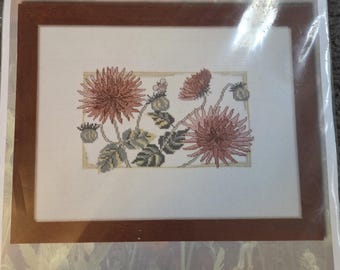 Permin of Copenhagen Dahlias 12-6719 Cross Stitch Pattern. FREE SHIPPING. Good Condition.