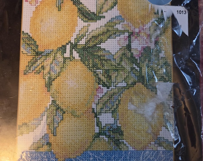 Bucilla Welcome Lemons Counted Cross Stitch Kit. FREE SHIPPING. Good Condition.