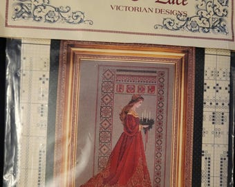 Lavender & Lace Celtic Christmas Cross Stitch Pattern. Preowned Good Condition. Free Shipping.