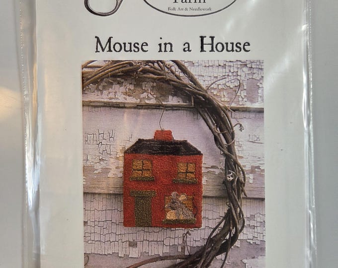 Notforgotten Farm Mouse in a House Needlebook Punch Needle Pattern. Estate Sale Preowned Good Condition. Free SHIPPING.