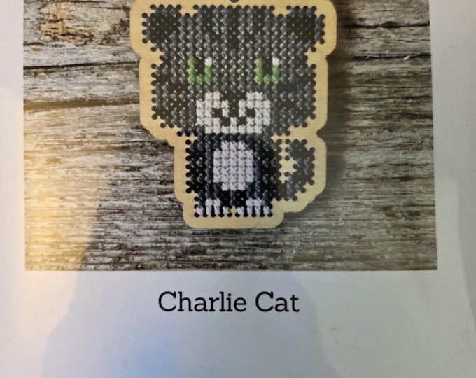 Canadian Stitchery Charlie Cat Cross Stitch Kit. FREE SHIPPING. New Condition.