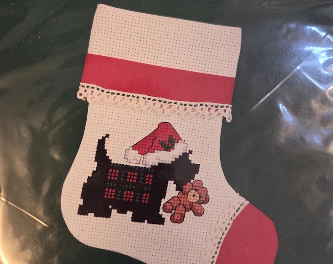 Dale Burdett Scottie Dog Christmas Stocking Counted Cross Stitch Kit. FREE SHIPPING. Good Condition.