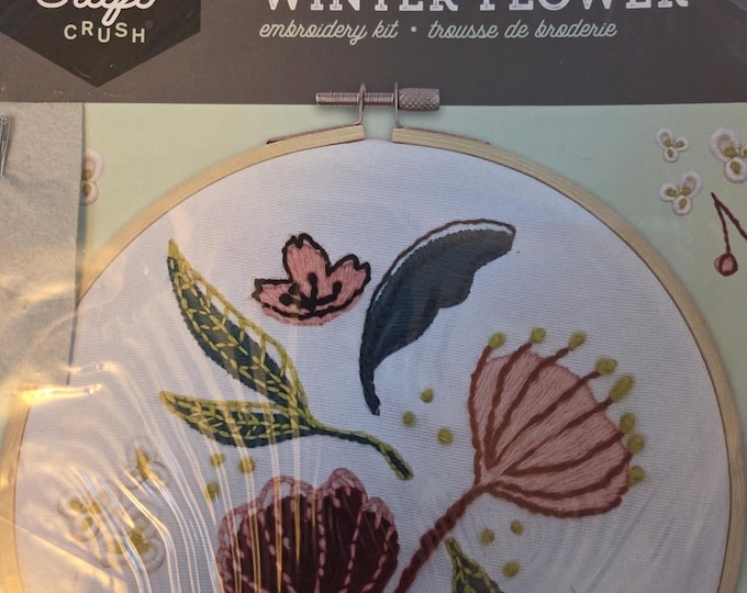 Craft Crush Winter Flower Embroidery Kit. FREE SHIPPING. Good Condition.