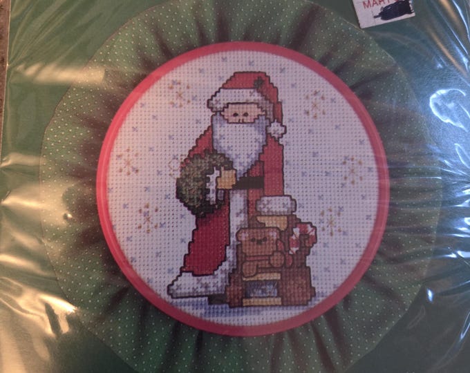 Bucilla Santa & Toys Hoop Counted Cross Stitch Kit. FREE SHIPPING. Good Condition.