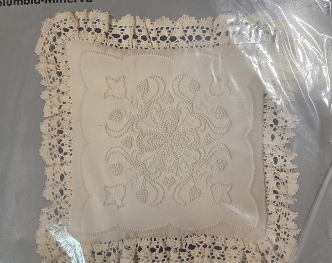 CM American Heritage Pillow Candlewicking Kit. FREE SHIPPING. Older Condition.