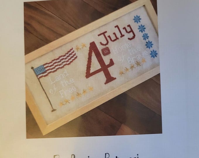 Romys Creation July 4th Cross Stitch Pattern. Button Included.FREE SHIPPING. Good Condition