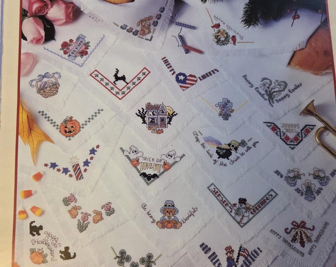 Leisure Arts 25 Bread Cloths For the Holidays Cross Stitch Pattern. Free SHIPPING. Old Condition.