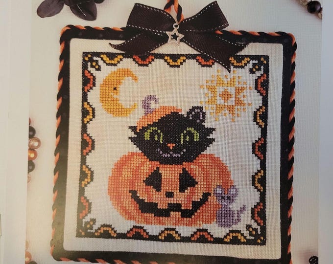 Misty Pursel Cat O Lantern Cross Stitch Pattern. Free Shipping. Good Condition.