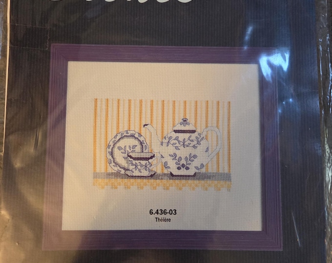 Royal Paris Les Heures Bleues Counted Cross Stitch Kit. FREE SHIPPING. Good Condition.